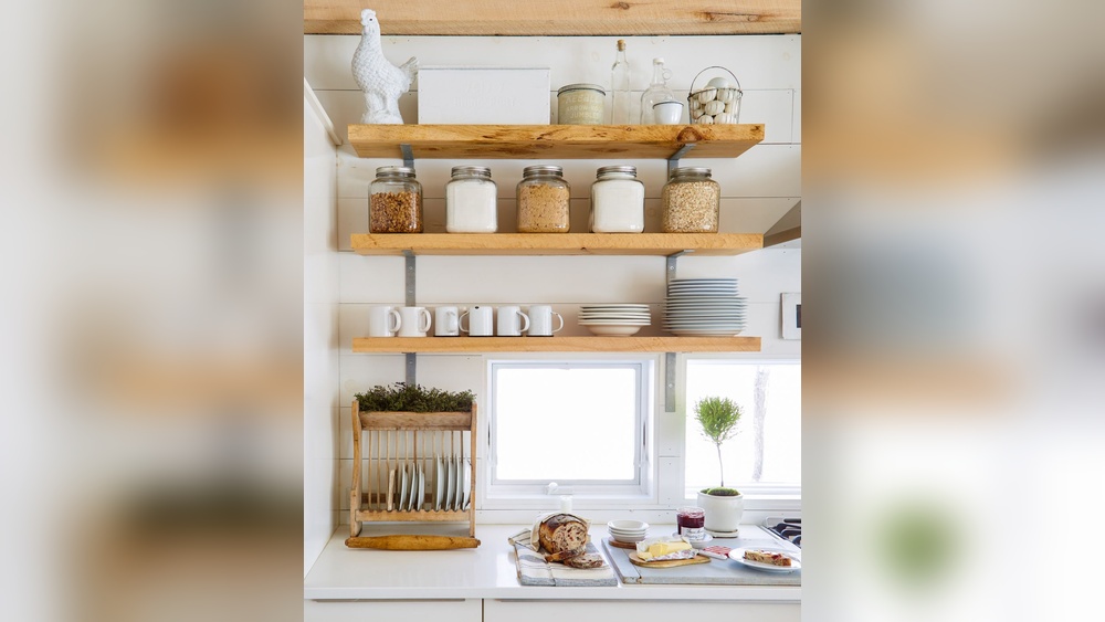 How to Keep Kitchen Shelves Dust Free